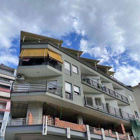 Апартаменты Stone City Apartament Гирокастра Экстерьер фото