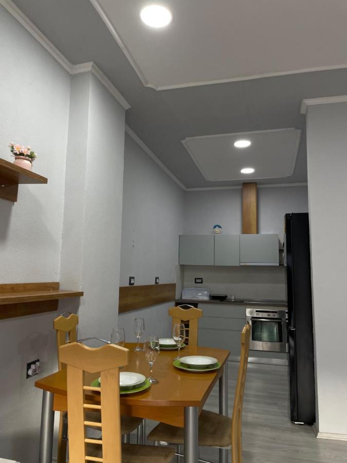 Апартаменты Stone City Apartament Гирокастра Экстерьер фото
