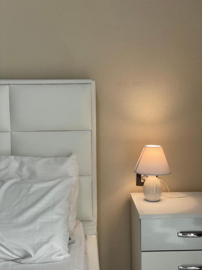 Апартаменты Stone City Apartament Гирокастра Экстерьер фото