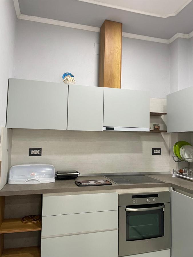 Апартаменты Stone City Apartament Гирокастра Экстерьер фото
